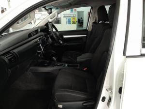 Toyota Hilux 2.4 GD-6 Raider X 4X4 automaticD/C - Image 11