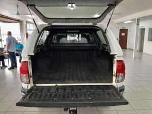 Toyota Hilux 2.4 GD-6 Raider X 4X4 automaticD/C - Image 5