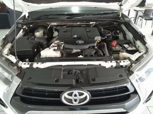 Toyota Hilux 2.4 GD-6 Raider X 4X4 automaticD/C - Image 9