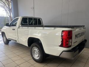 Mitsubishi Triton 2.4DI-D single cab GL 4x4 - Image 3