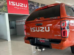 Isuzu D-Max 3.0TD double cab V-Cross 4x4 - Image 11