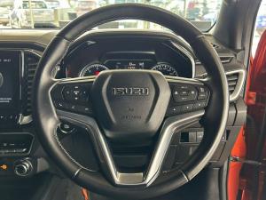 Isuzu D-Max 3.0TD double cab V-Cross 4x4 - Image 14
