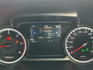 Isuzu D-Max 3.0TD double cab V-Cross 4x4 - Image 16