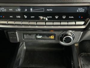 Isuzu D-Max 3.0TD double cab V-Cross 4x4 - Image 19