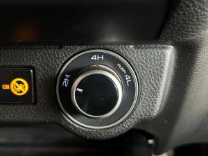 Isuzu D-Max 3.0TD double cab V-Cross 4x4 - Image 21