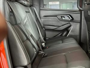 Isuzu D-Max 3.0TD double cab V-Cross 4x4 - Image 22