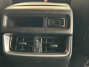 Isuzu D-Max 3.0TD double cab V-Cross 4x4 - Image 25