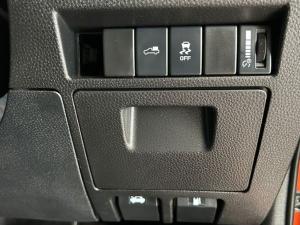 Isuzu D-Max 3.0TD double cab V-Cross 4x4 - Image 28