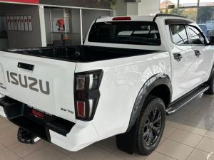 Isuzu D-Max 3.0TD double cab V-Cross - Image 10