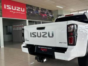 Isuzu D-Max 3.0TD double cab V-Cross - Image 11