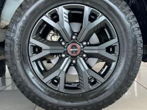 Isuzu D-Max 3.0TD double cab V-Cross - Image 12