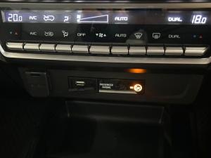 Isuzu D-Max 3.0TD double cab V-Cross - Image 19