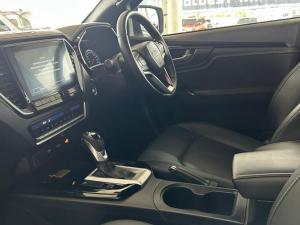 Isuzu D-Max 3.0TD double cab V-Cross - Image 23