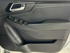 Isuzu D-Max 3.0TD double cab V-Cross - Image 26