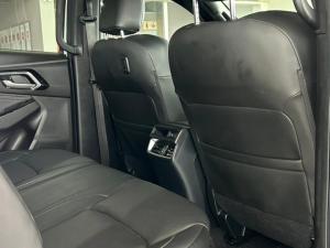 Isuzu D-Max 3.0TD double cab V-Cross - Image 27