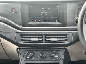 Volkswagen Polo sedan 1.6 manual - Image 12