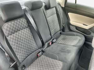 Volkswagen Polo sedan 1.6 manual - Image 15