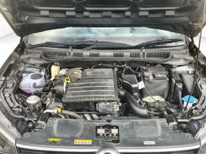 Volkswagen Polo sedan 1.6 manual - Image 9