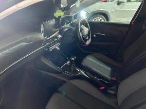 Peugeot 208 1.2T Allure manual - Image 14