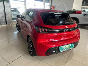 Peugeot 208 1.2T Allure manual - Image 5