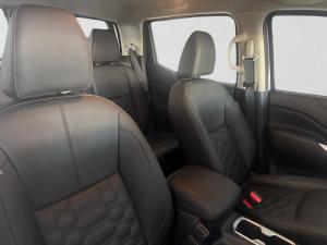 Nissan Navara 2.5DDTi double cab LE Plus - Image 17