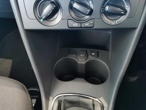 Volkswagen Polo Vivo hatch 1.4 Life - Image 15
