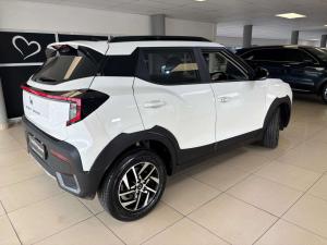 Mahindra XUV 3XO 1.2T AX5 auto - Image 7
