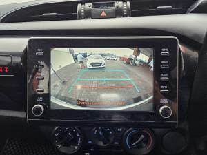 Toyota Hilux 2.4GD-6 double cab Raider manual - Image 10