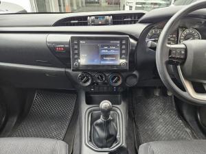 Toyota Hilux 2.4GD-6 double cab Raider manual - Image 11