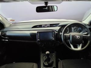 Toyota Hilux 2.4GD-6 single cab Raider manual - Image 6