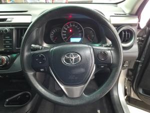 Toyota RAV4 2.0 GX auto - Image 8
