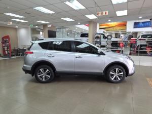 Toyota RAV4 2.0 GX auto - Image 3