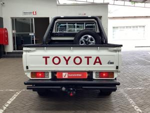 Toyota Land Cruiser 79 4.2D single cab - Image 5