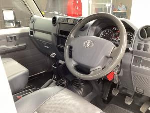 Toyota Land Cruiser 79 4.2D single cab - Image 6