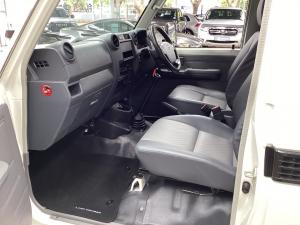 Toyota Land Cruiser 79 4.2D single cab - Image 7