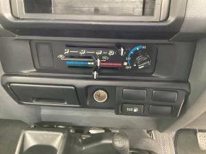 Toyota Land Cruiser 79 4.2D single cab - Image 12