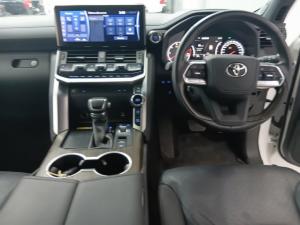 Toyota Landcruiser 300 V6 3.3D ZX - Image 12