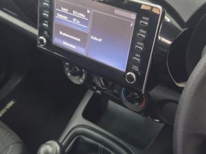 Toyota Hilux 2.4 GD-6 RB RaiderE/CAB - Image 11