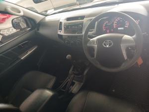 Toyota Hilux 3.0 D-4D Legend 45 R/BS/C - Image 6