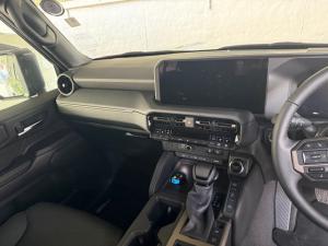 Toyota Prado VX-R 2.8GD automatic - Image 6