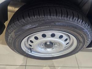 Suzuki Ertiga 1.5 GA - Image 15