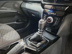 Mahindra XUV 3XO 1.2T MX2 manual - Image 10