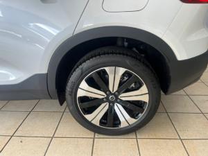 Volvo XC40 Recharge Single Motor Plus - Image 9