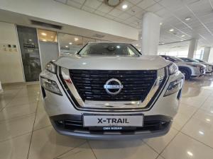 Nissan X-Trail 2.5 Acenta Plus 4WD - Image 2