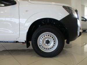 Nissan Navara 2.5DDTi single cab XE - Image 4