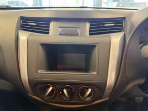 Nissan Navara 2.5DDTi single cab XE - Image 10