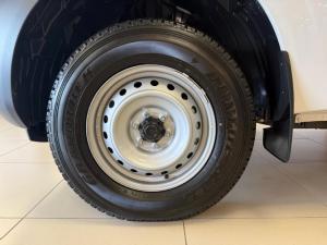 Nissan Navara 2.5DDTi single cab XE - Image 12