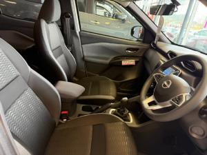Nissan Magnite 1.0 Visia auto - Image 5