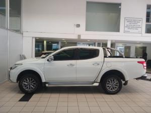 Mitsubishi Triton 2.4DI-D double cab 4x4 - Image 2