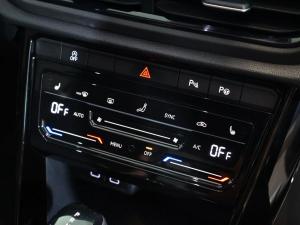 Volkswagen T-Roc 2.0TSI 4Motion R-Line - Image 12